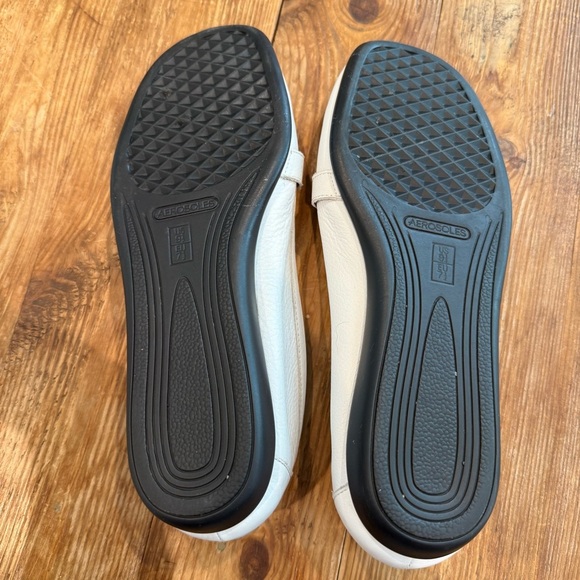 Aerosoles Super Soft White Leather Loafers Tassels &‎ Chain Women’s 9.5 EUC - Picture 5 of 8